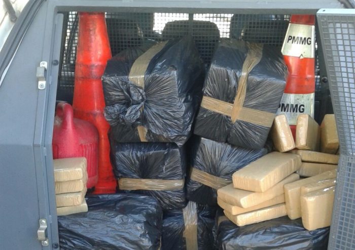 PM apreende cerca de 200 quilos de maconha em Espera Feliz