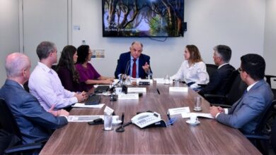 Audiência de conciliação reuniu representantes do MPMG e Município de Dom Cavati ( Crédito : Euler Junior/TJMG )