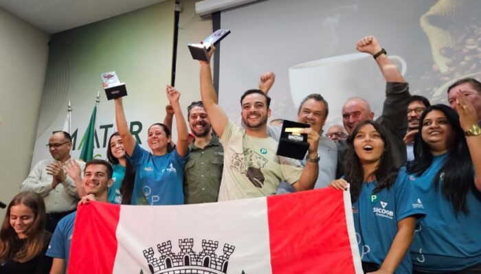 oão Pedro Emerick Ramos venceu concurso com café de pontuação 92,3 Foto: Emater-MG/Divulgação