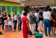 População aguardando atendimento no distrito de São Francisco do Humaitá (Crédito: Coesp / TJMG)